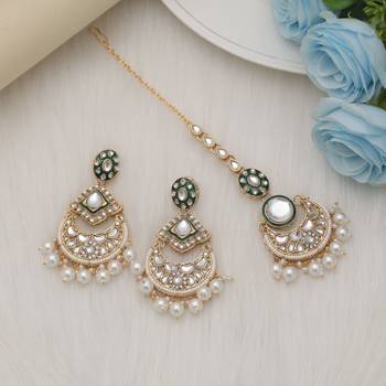 White color kundan earrings tikka set 1