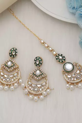White color kundan earrings tikka set