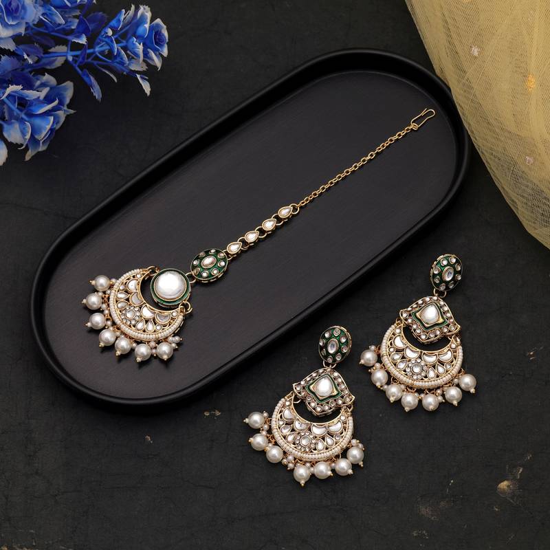 White color kundan earrings tikka set