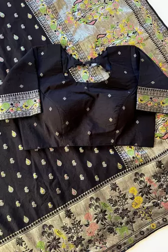 Black Color Georgette Saree With Blouse