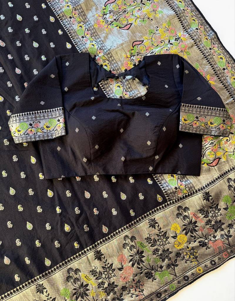 Black Color Georgette Saree With Blouse