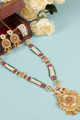   Exquisite gold-plated temple necklace set for a wedding look   1