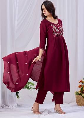 Maroon embroidered mul cotton kurta pant dupatta set | handwork & floral embroidery 2