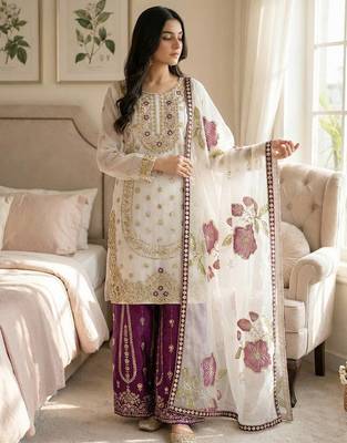 Purple pure gmy silk embroidered palazzo suit set with organza dupatta 2