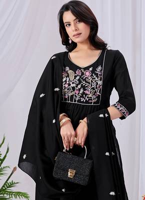 Black embroidered mul cotton kurta pant dupatta set | handwork & floral embroidery 2