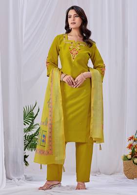 Lime green embroidered roman fabric kurta pant dupatta set 4
