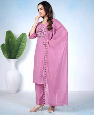 Pink embroidered mulmul kurta pant set with dupatta 3