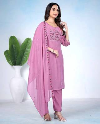 Pink embroidered mulmul kurta pant set with dupatta 4