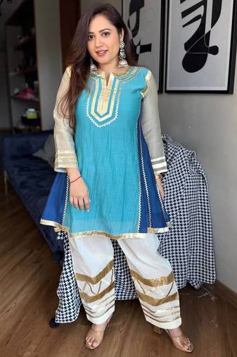 Blue embroidered chinon ethnic kurta pant set