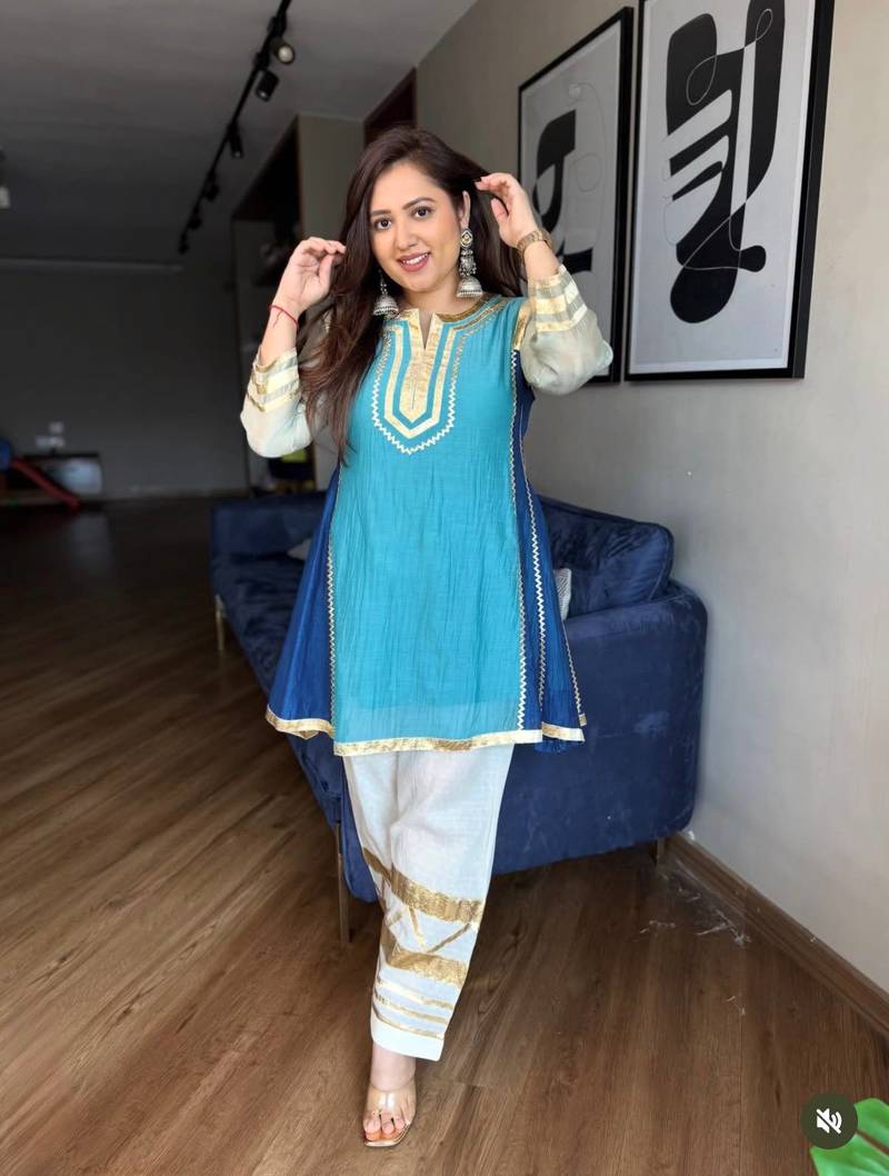 Blue embroidered chinon ethnic kurta pant set