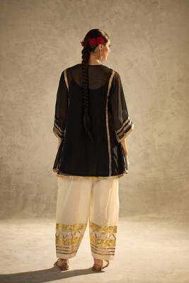Black embroidered chinon ethnic kurta pant set 2
