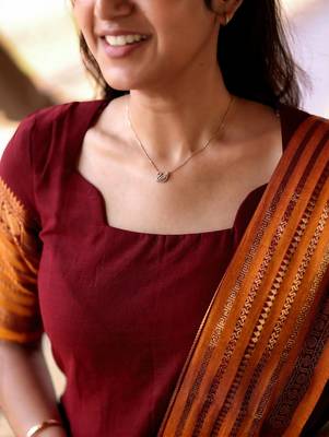 Maroon jacquard weaving kanchi cotton straight kurta dupatta set 5