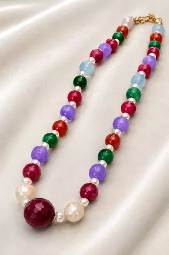 Multicolour pearls and beads maala necklace, faceted stone beads with pearl accents, gold-tone clasp