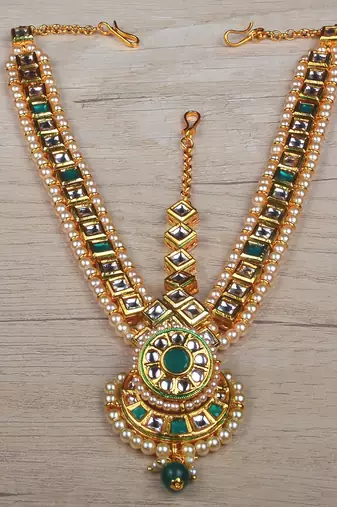 Square cut kundan bridal matha patti