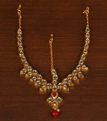Royal Ruby Kundan Passa Matha Patti 3