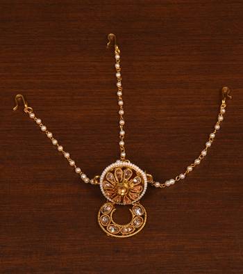 Chandrika floral kundan pearl matha patti 4