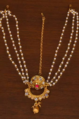 Temple pearl triple strand matha patti