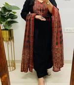 Floral embroidered pure cotton v neck kurta trouser & dupatta set