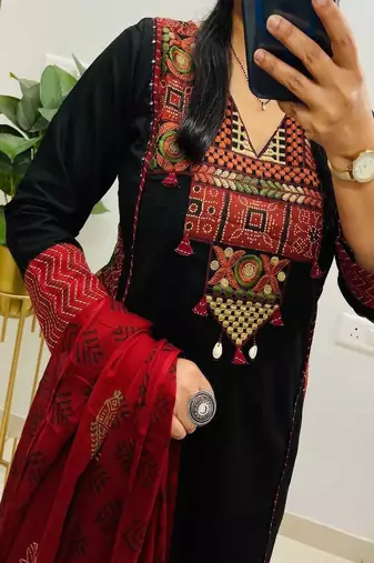Floral embroidered pure cotton v neck kurta trouser & dupatta set