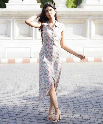 The Modern Classic Summer Bloom Belted Midi 3