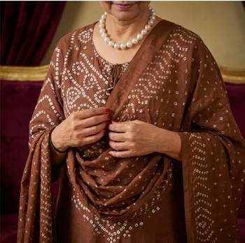 Women's Cotton Bandhani Print Kurta Pant Dupatta Set  2
