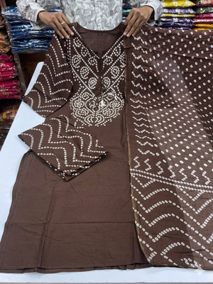 Women's Cotton Bandhani Print Kurta Pant Dupatta Set  3