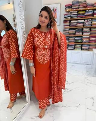 Women's Cotton Bandhani Print Kurta Pant Dupatta Set 1