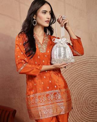  noor edit white satin floral striped embellished potli 2