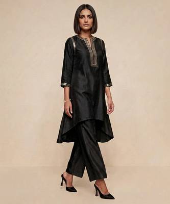 Black embroidered raw silk kurta set 1