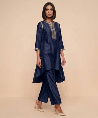 Navy blue embroidered raw silk kurta set 1