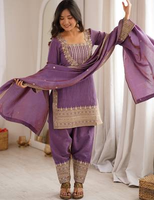 Onion pink vichitra silk kurta set with sequins jari embroidery dupatta 2