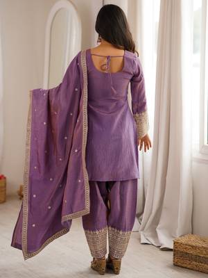 Onion pink vichitra silk kurta set with sequins jari embroidery dupatta 3