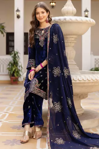 Blue embroidered faux georgette women's kurta set