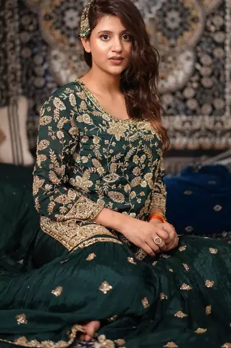 Green embroidered chiffon kurta set for women