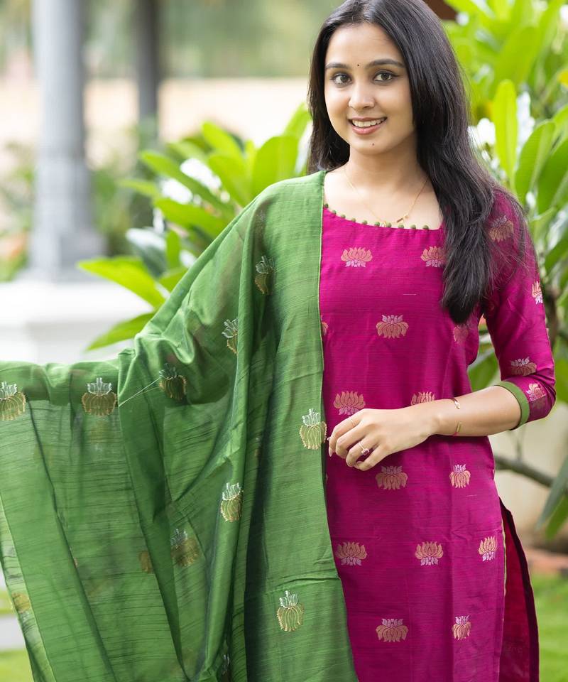 Rani-pink zari work kanchi cotton kurta set for women