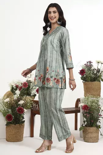 Green floral printed cotton stitched co-ord set with pants for women