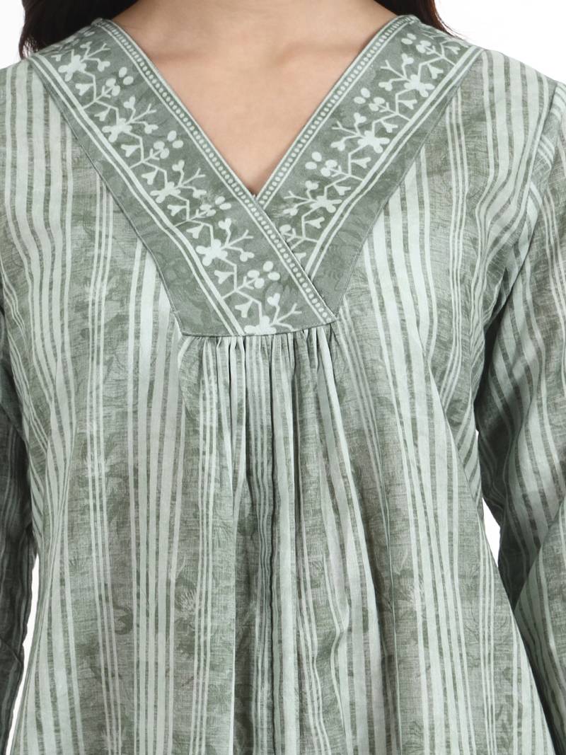 Green floral printed cotton stitched co-ord set with pants for women