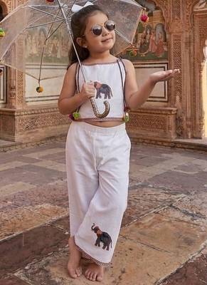 Little gaj cambric cotton girls co-ord set with elephant patch & bow gift 3