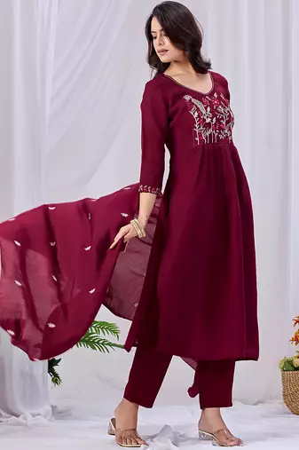 Women's maroon embroidered mul kurta pant dupatta set with pocket | handwork ethnic wear for women