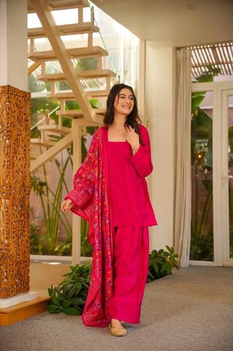 Women's Beautiful Solid Silk Crepe Fabric Straight Kurta Patiala and Dupatta Set
