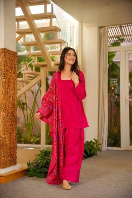 Women's Beautiful Solid Silk Crepe Fabric Straight Kurta Patiala and Dupatta Set 1