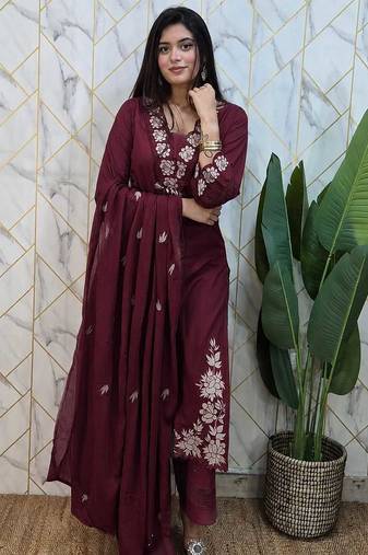 Women Maroon Embroidered Kurta Set with Dupatta