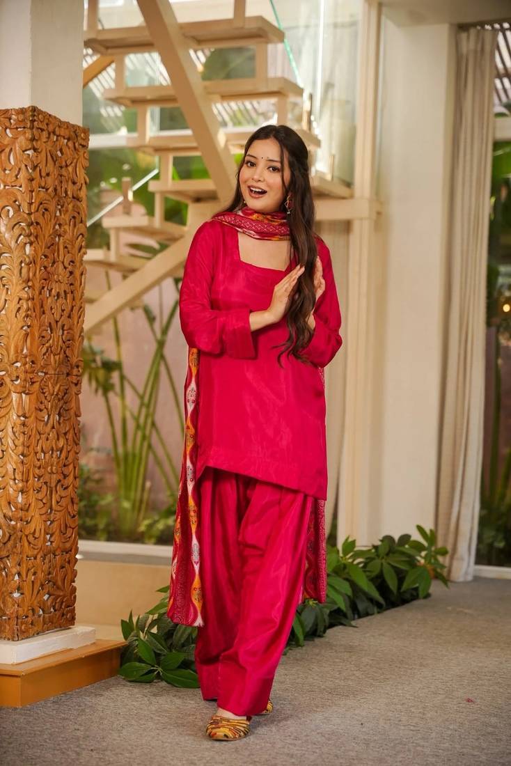 Women's Beautiful Solid Silk Crepe Fabric Straight Kurta Patiala and Dupatta Set
