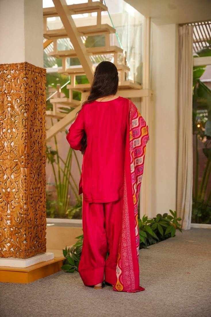 Women's Beautiful Solid Silk Crepe Fabric Straight Kurta Patiala and Dupatta Set