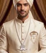 white one-layerd groom mala brooch – gold plated 