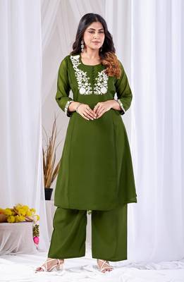 Olive green embroidered mul kurta palazzo dupatta set 4