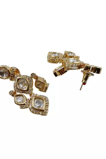 Gold-plated kundan choker necklace set with earrings for women