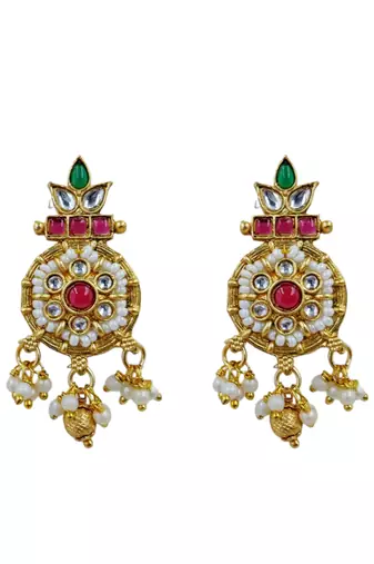 Women gold-plated kundan & multi-strand pearl jewellery set