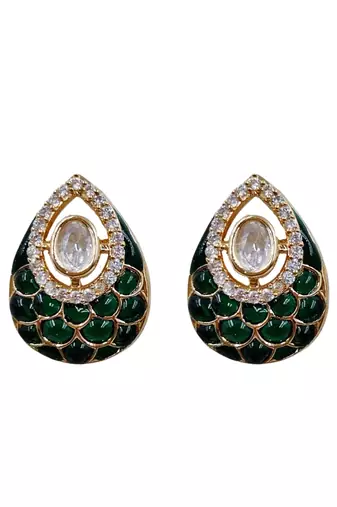 Women green gold-plated ad-studded teardrop pendant with earrings jewellery set