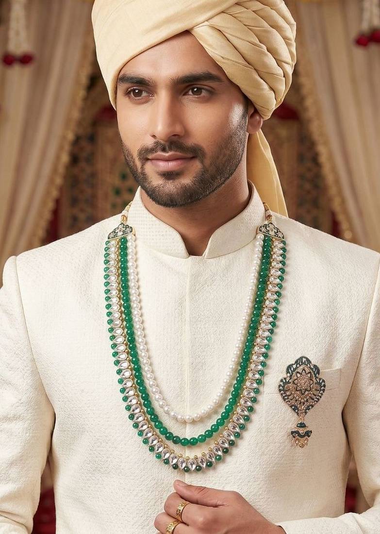Layered moti necklace With Antique Brooch